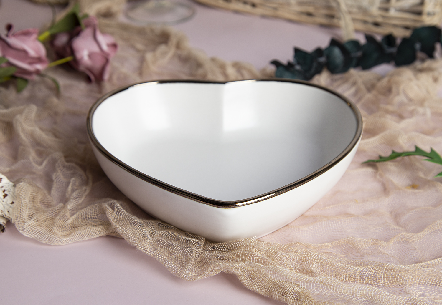 CHANGSHA HAPPY GO Blossom Embrace Contoured Embossed Reactive-Glaze Stoneware Heart Plate | Petal Pink & Ivory |Dopamine Series Ceramics|happygodinnerware.com