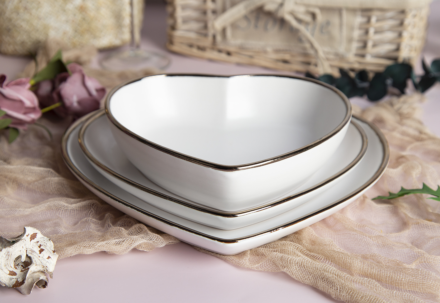 CHANGSHA HAPPY GO Blossom Embrace Contoured Embossed Reactive-Glaze Stoneware Heart Plate | Petal Pink & Ivory |Dopamine Series Ceramics|happygodinnerware.com