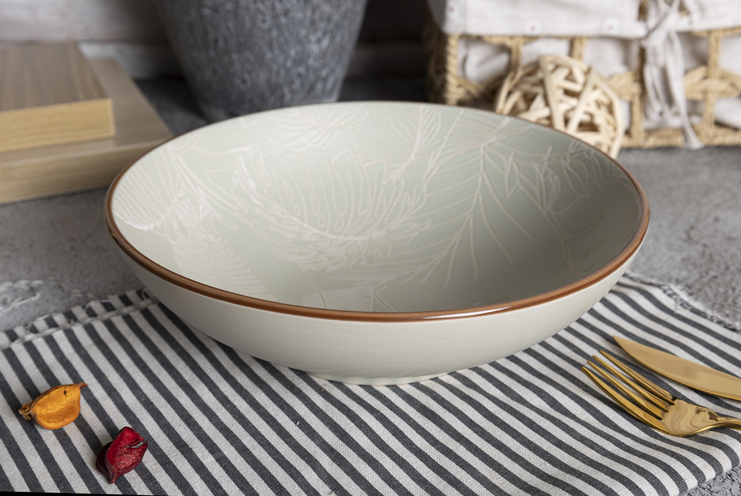 CHANGSHA HAPPY GO TROPICAL CANOPY Underglaze Screen-Print Stoneware Collection |happygodinnerware.com