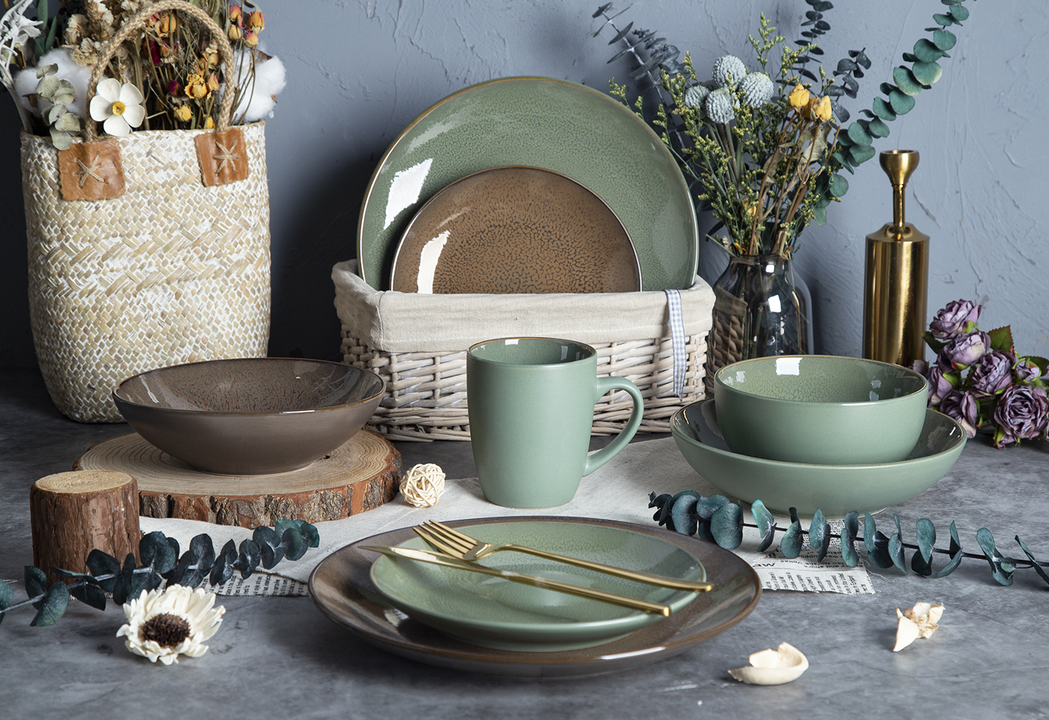 CHANGSHA HAPPY GO Stoneware Reactive Glaze with Dual-Tone Finish |happygodinnerware.com