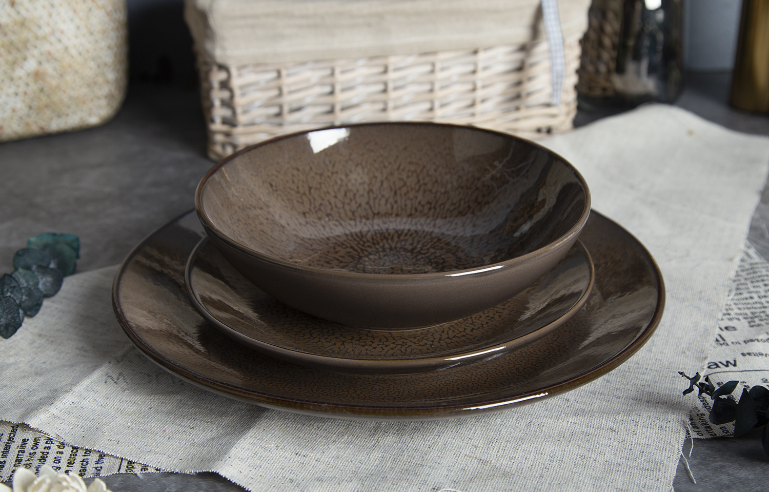 CHANGSHA HAPPY GO Stoneware Reactive Glaze with Dual-Tone Finish |happygodinnerware.com