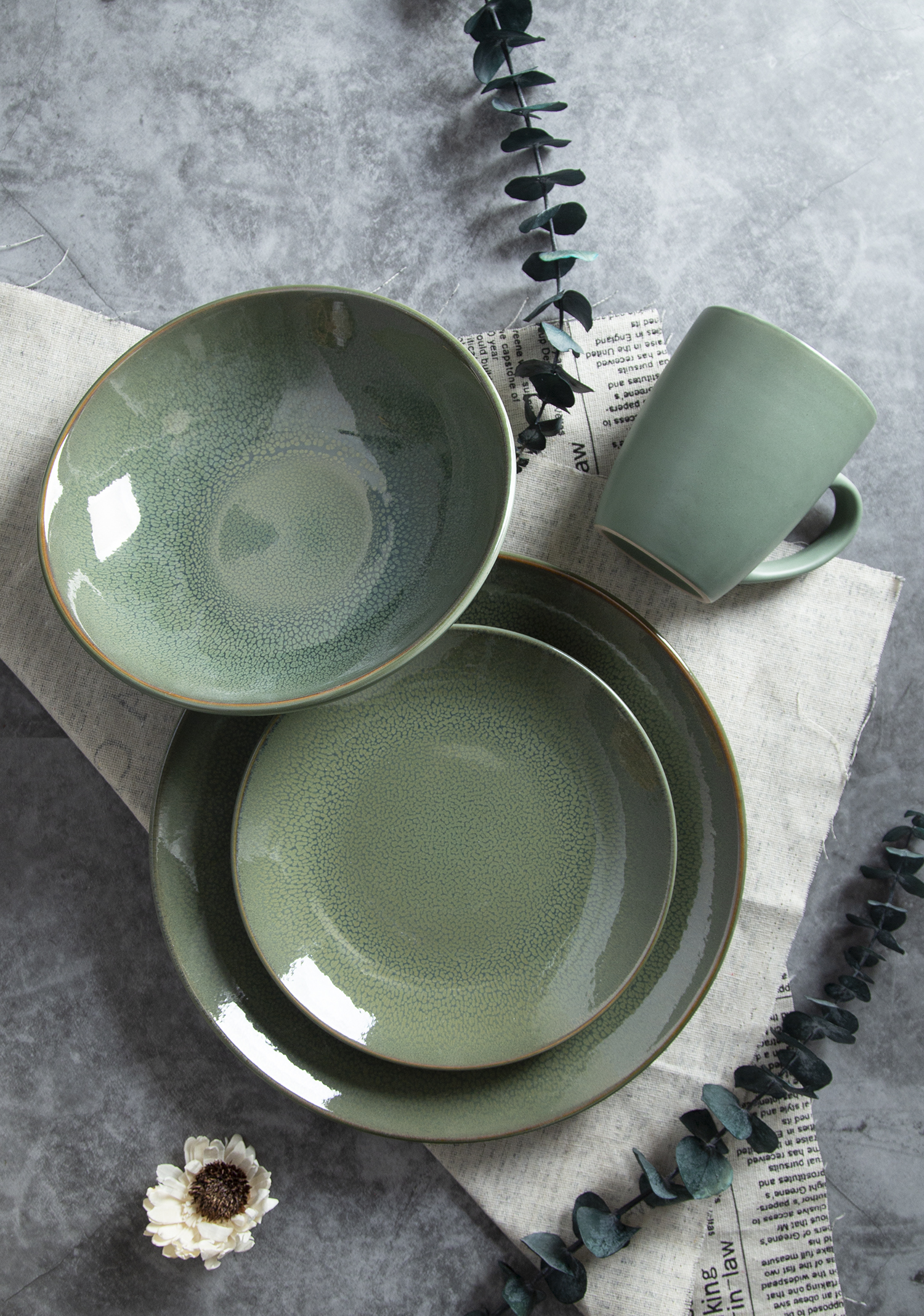 CHANGSHA HAPPY GO Stoneware Reactive Glaze with Dual-Tone Finish |happygodinnerware.com