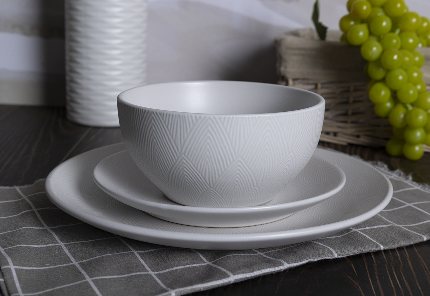 CHANGSHA HAPPY GO  Modern Geometric Embossed Stoneware Dinnerware Set in Matte Grey Tones with Minimalist Leaf Pattern |happygodinnerware.com
