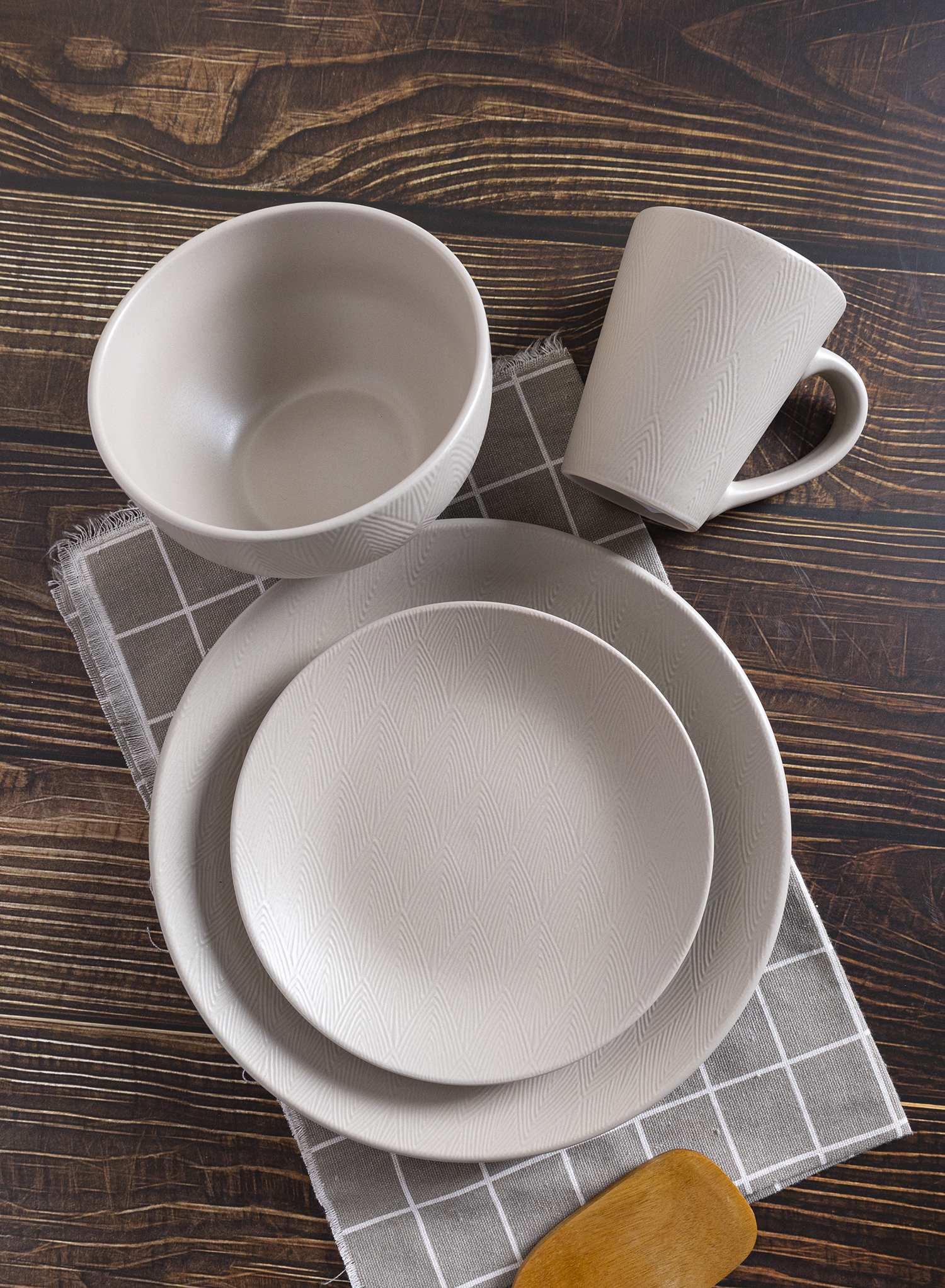 CHANGSHA HAPPY GO  Modern Geometric Embossed Stoneware Dinnerware Set in Matte Grey Tones with Minimalist Leaf Pattern |happygodinnerware.com
