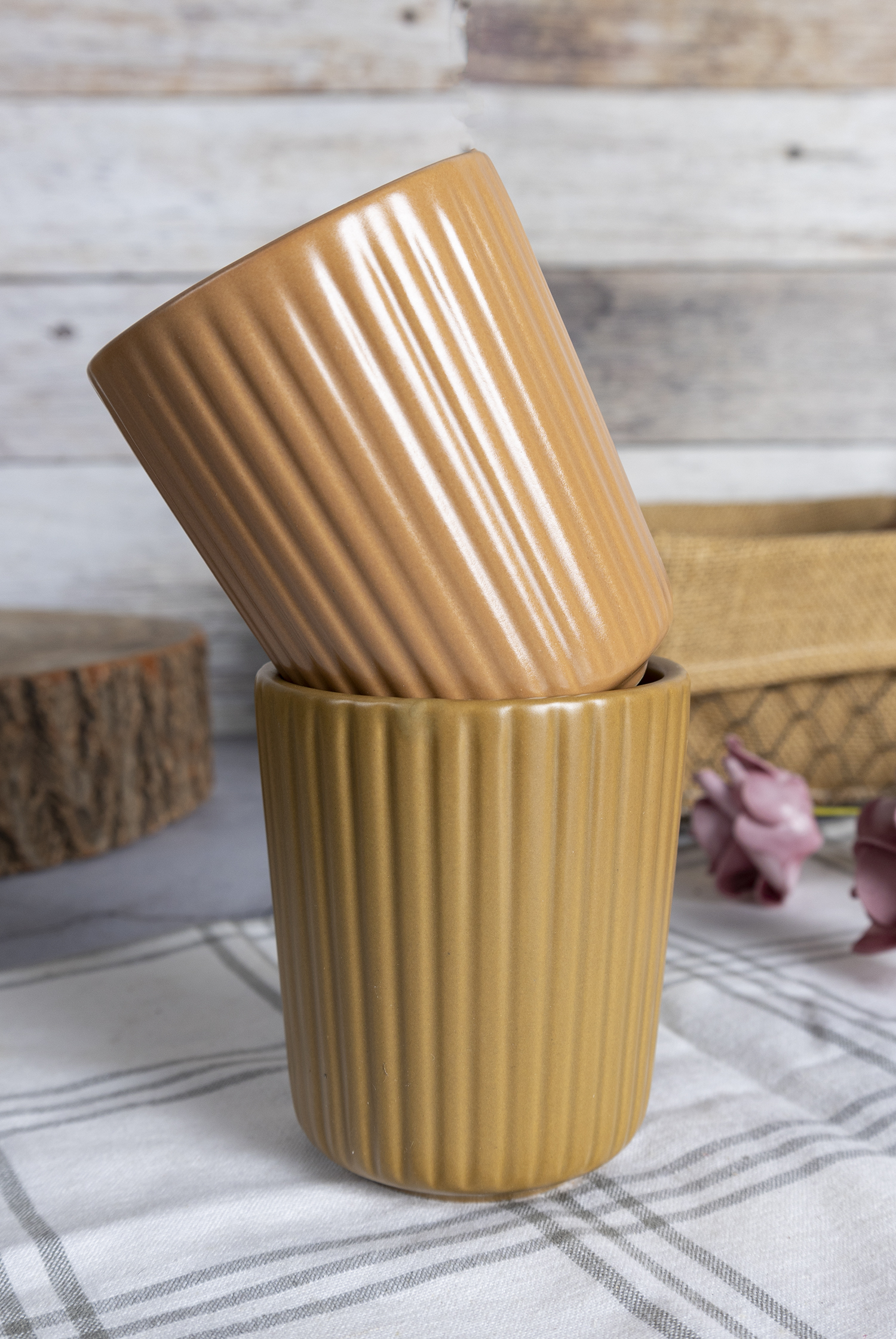 CHANGSHA HAPPY GO  Matte Embossed Stoneware Dinnerware Set – Vertical Ribbed Texture with Neutral Earth-Tone Glaze for Modern Table Styling |happygodinnerware.com