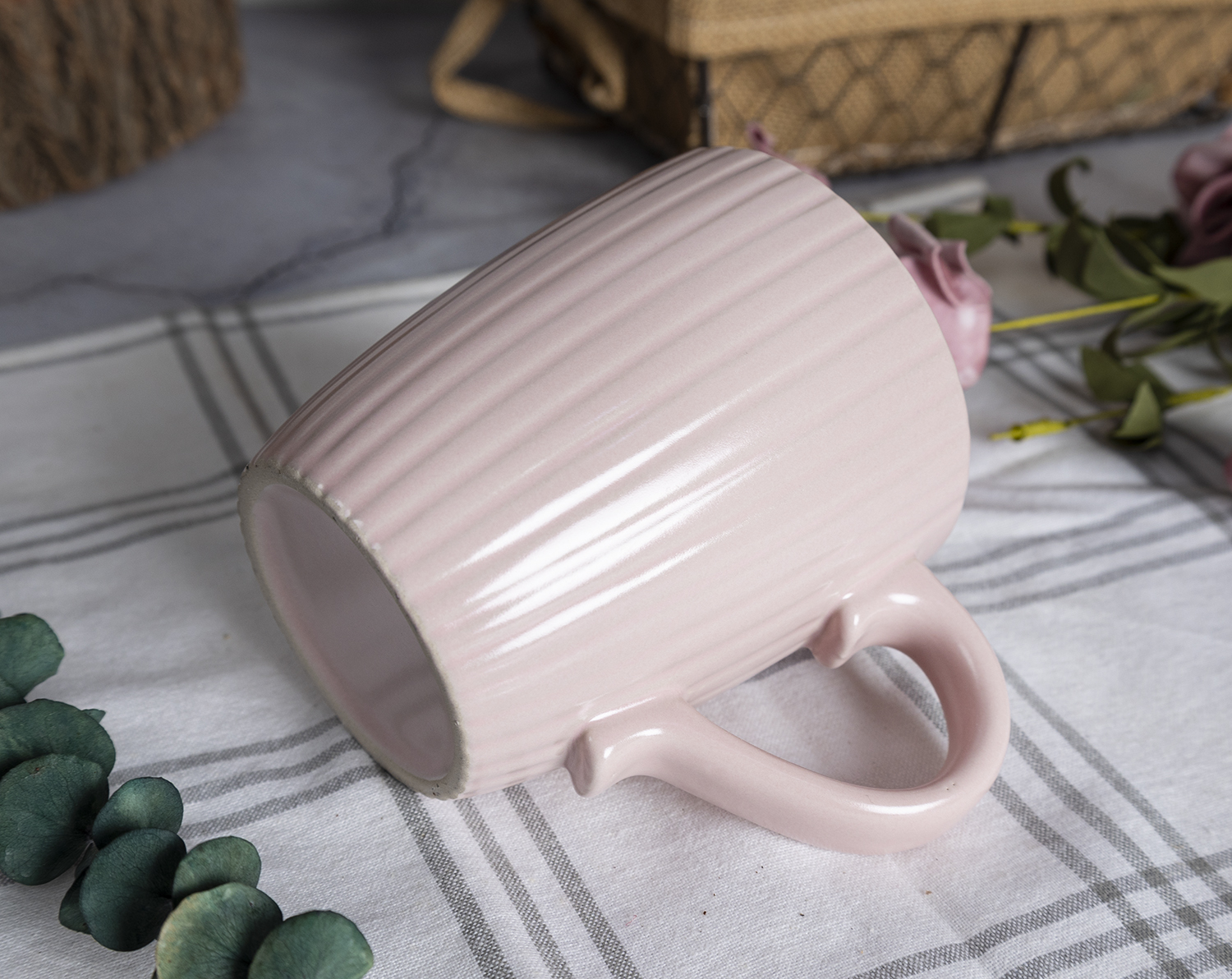 CHANGSHA HAPPY GO  Matte Embossed Stoneware Dinnerware Set – Vertical Ribbed Texture with Neutral Earth-Tone Glaze for Modern Table Styling |happygodinnerware.com
