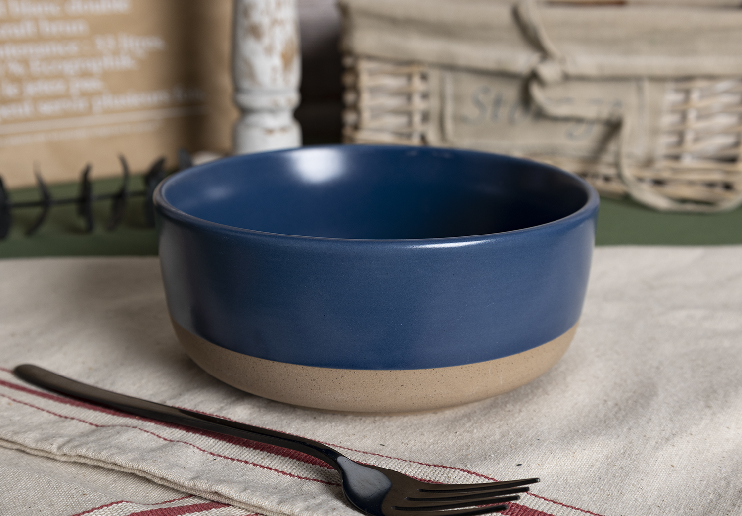 CHANGSHA HAPPY GO Modern Matte Color Glazed Stoneware Dinnerware Set – Minimalist Design with Natural Unglazed Bottom |happygodinnerware.com