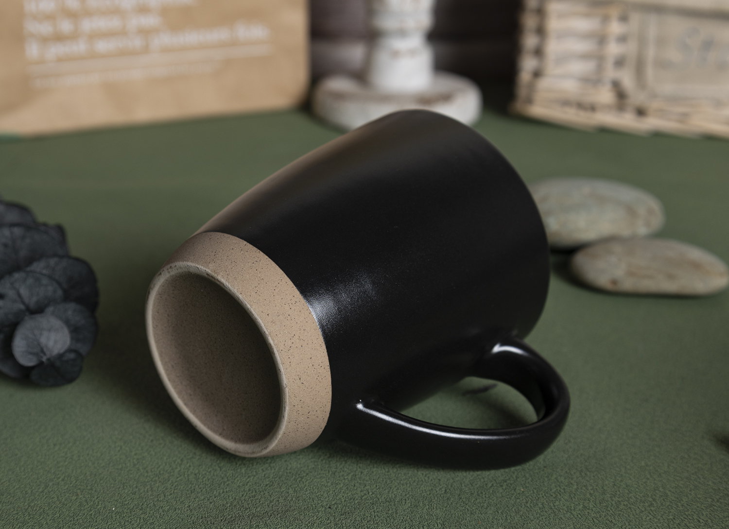 CHANGSHA HAPPY GO Modern Matte Color Glazed Stoneware Dinnerware Set – Minimalist Design with Natural Unglazed Bottom |happygodinnerware.com