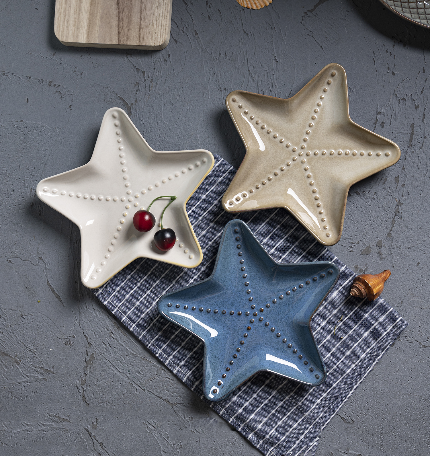 CHANGSHA HAPPY GO Ocean-Themed Stoneware Tableware Set | Fish Plates, Star Dishes & Nautical Relief Bowls | Rustic Coastal Glazed Dinnerware for Beach House & Restaurant|happygodinnerware.com