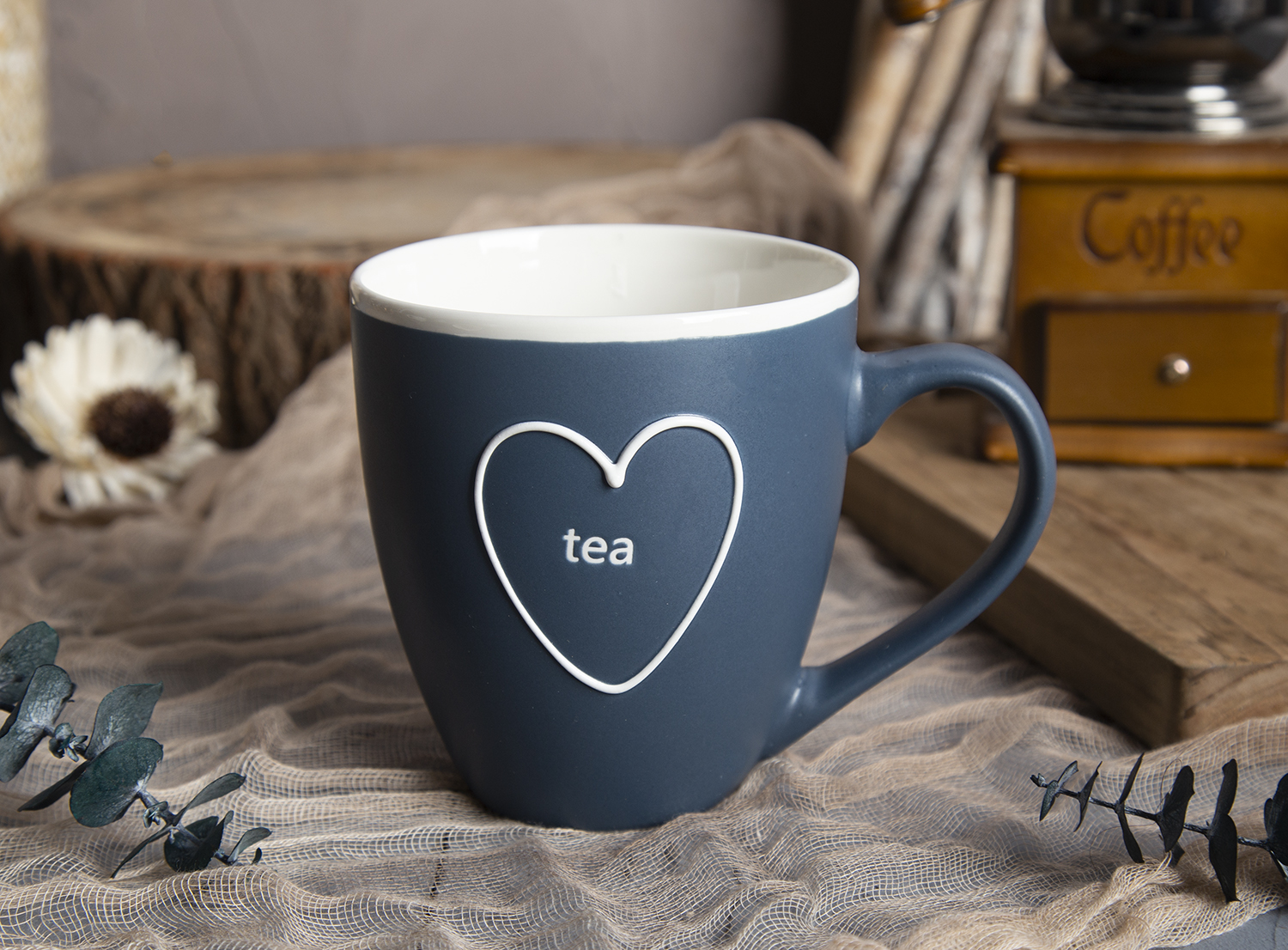 CHANGSHA HAPPY GO Heart-Motif Mugs and Cups with Stacked Glazing in New Bone China |happygodinnerware.com
