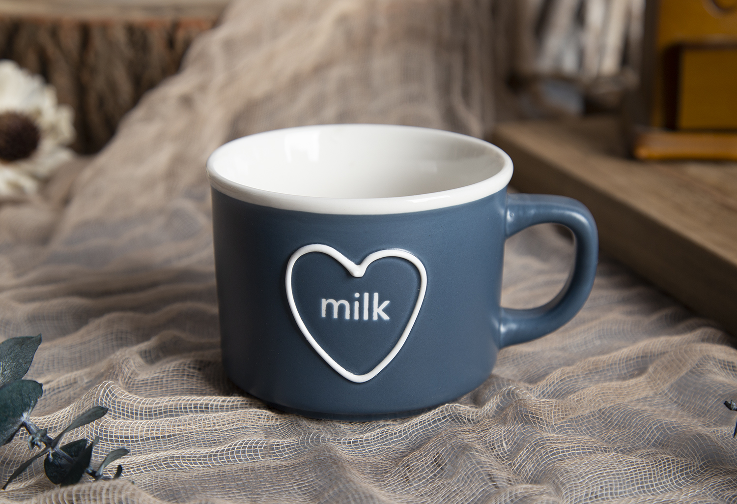 CHANGSHA HAPPY GO Heart-Motif Mugs and Cups with Stacked Glazing in New Bone China |happygodinnerware.com