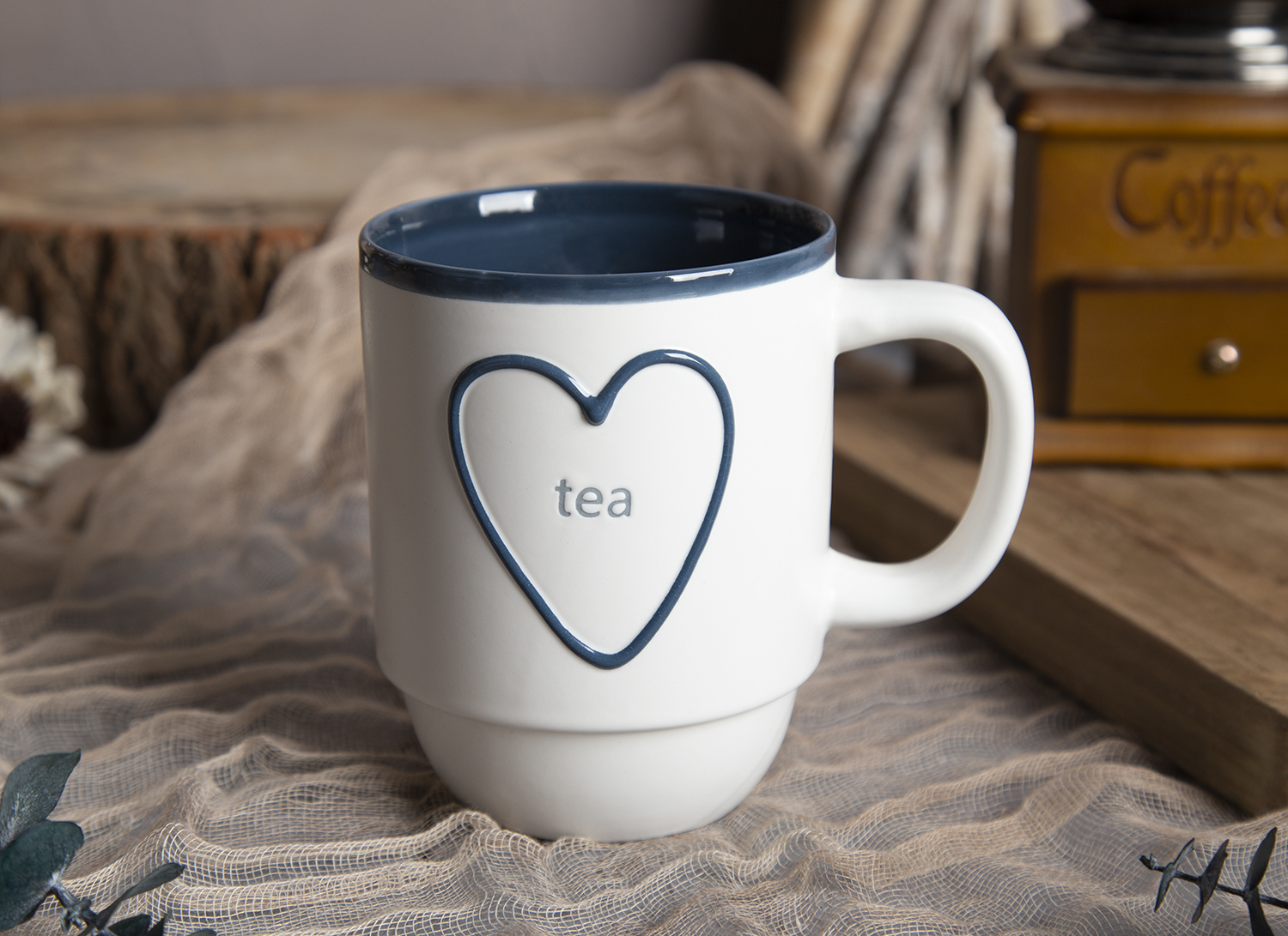 CHANGSHA HAPPY GO Heart-Motif Mugs and Cups with Stacked Glazing in New Bone China |happygodinnerware.com