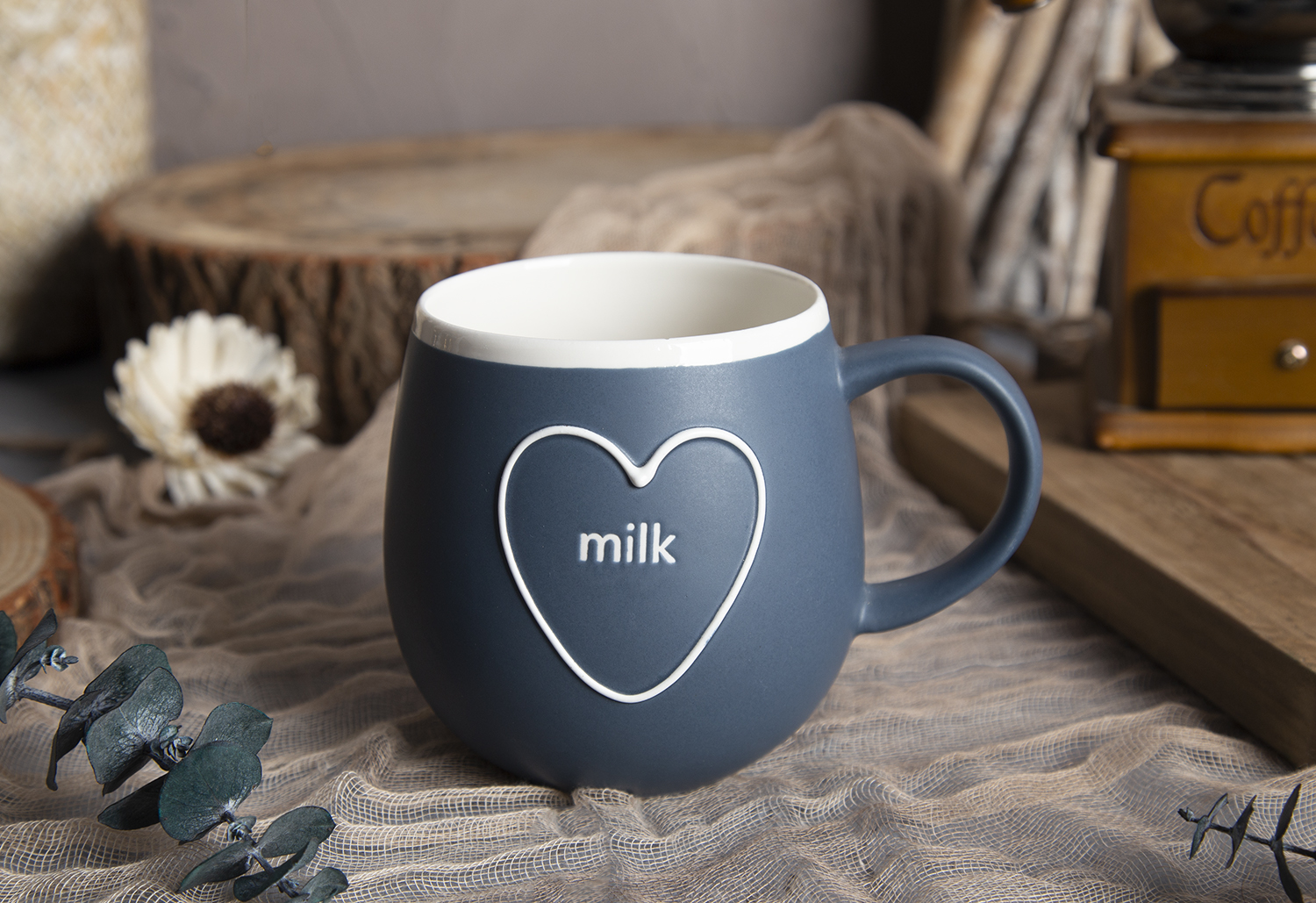 CHANGSHA HAPPY GO Heart-Motif Mugs and Cups with Stacked Glazing in New Bone China |happygodinnerware.com