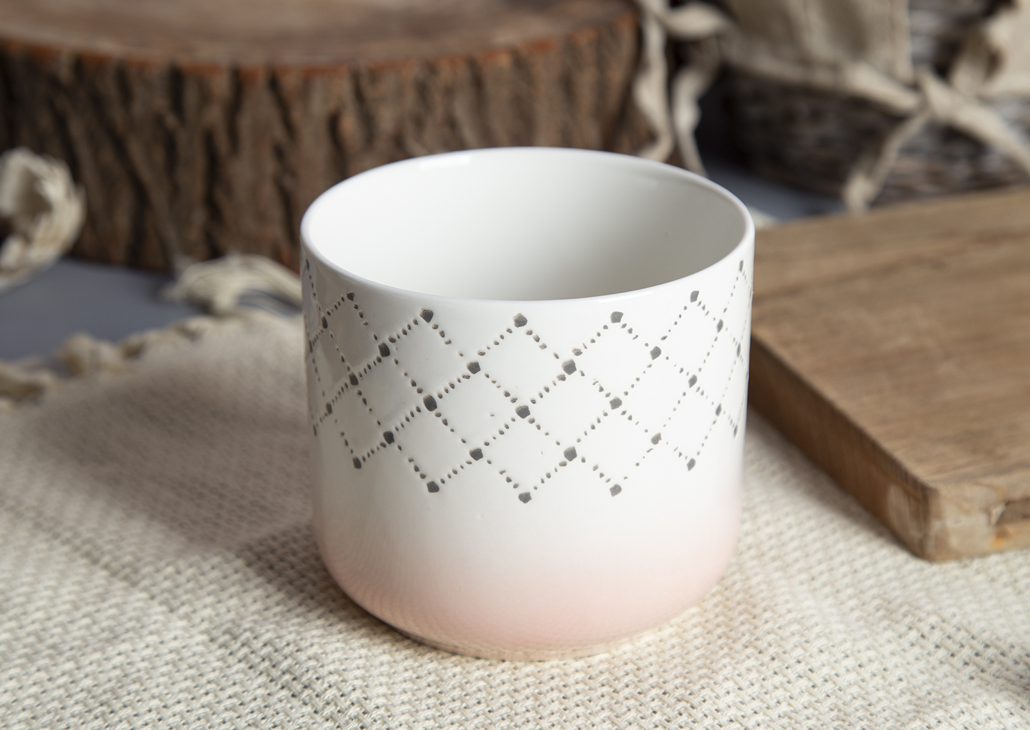 ​CHANGSHA HAPPY GO Under-Glaze Screen Printing on New Bone China Mugs |Dopamine Series Ceramics|happygodinnerware.com