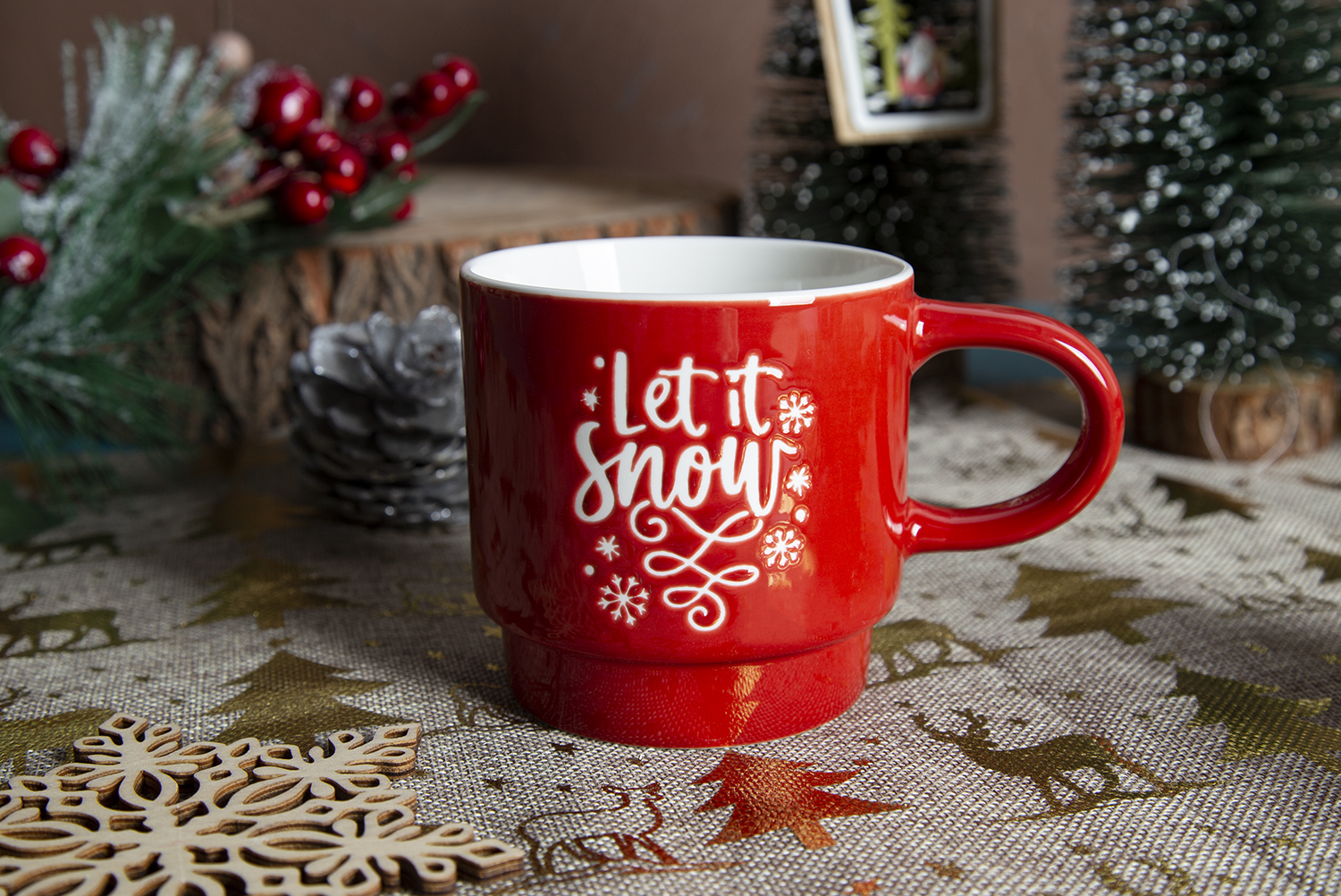 ​CHANGSHA HAPPY GO Christmas Themed New Bone China Stackable Mugs with Screen Printing |happygodinnerware.com