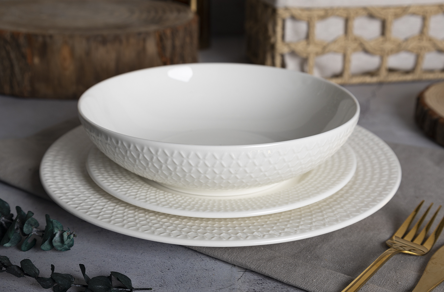 CHANGSHA HAPPY GO New Bone China Embossed Dinnerware | happygodinnerware.com