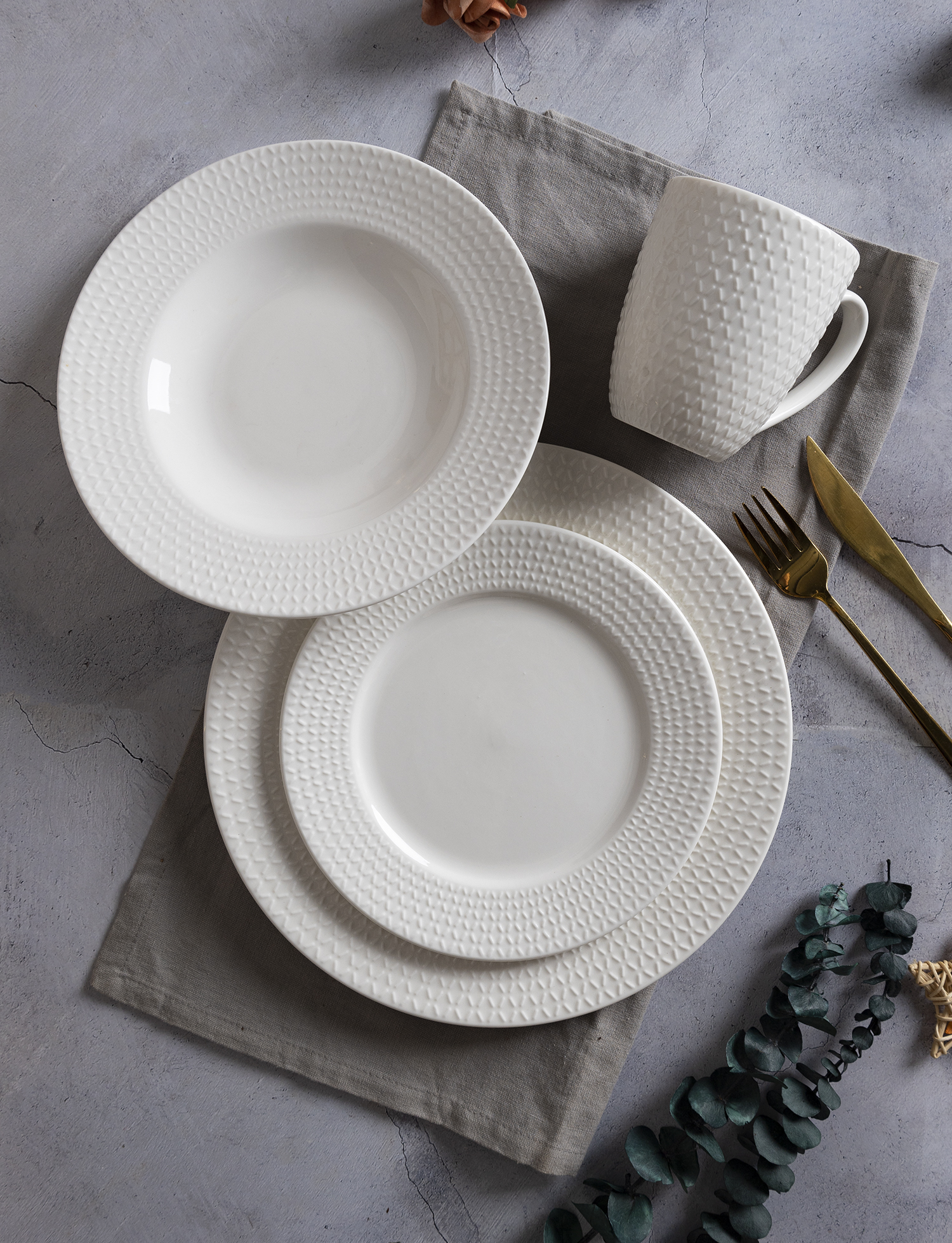 CHANGSHA HAPPY GO New Bone China Embossed Dinnerware | happygodinnerware.com