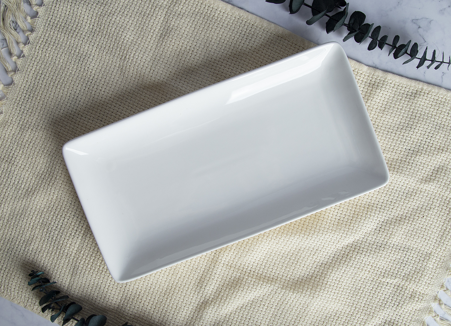 CHANGSHA HAPPY GO Rectangular Plates in New Bone China | happygodinnerware.com