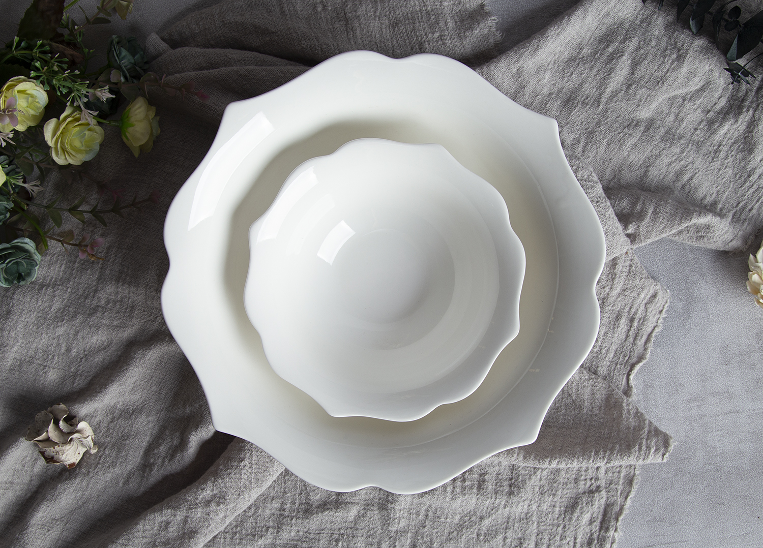 CHANGSHA HAPPY GO Elegant Embossed Bone China Dinnerware Set |happygodinnerware.com