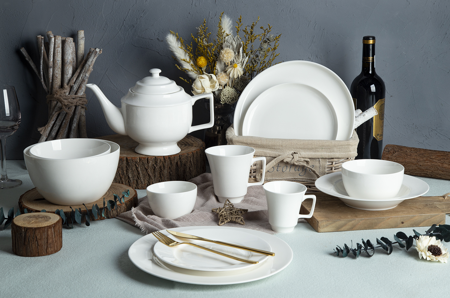CHANGSHA HAPPY GO Contemporary White Bone China Tableware with Angular Handle Design |happygodinnerware.com