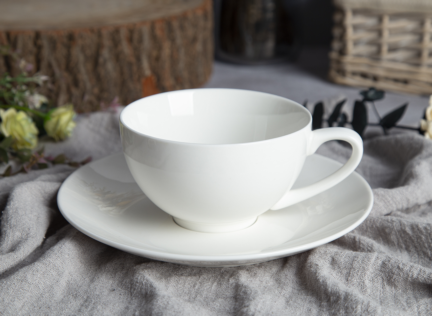 CHANGSHA HAPPY GO Classic White Bone China Footed Cup & Saucer |happygodinnerware.com