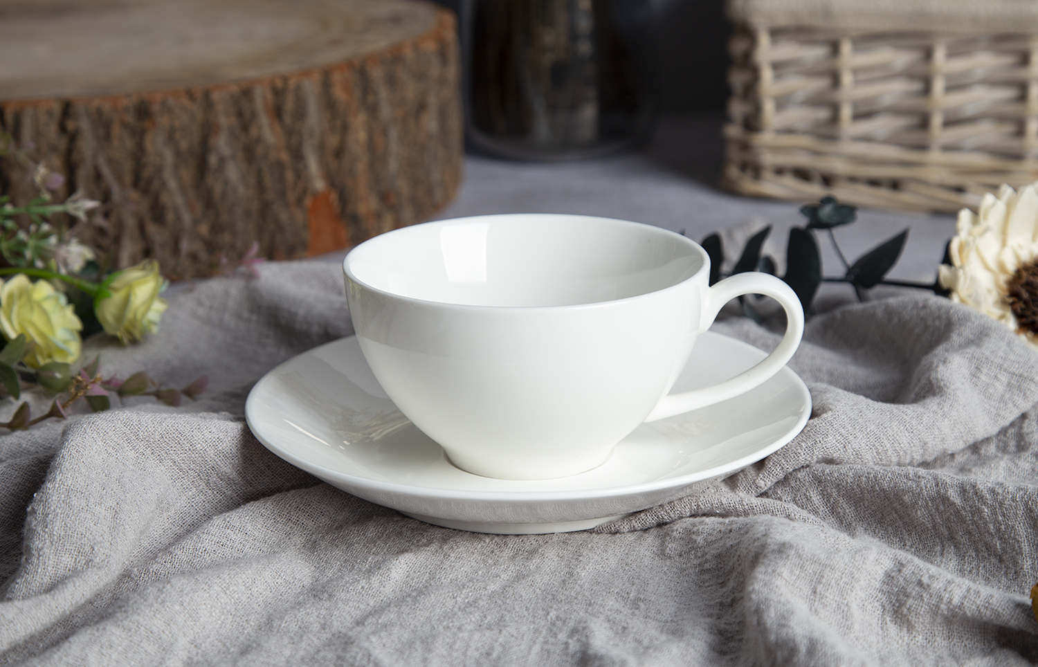 CHANGSHA HAPPY GO Classic White Bone China Footed Cup & Saucer |happygodinnerware.com