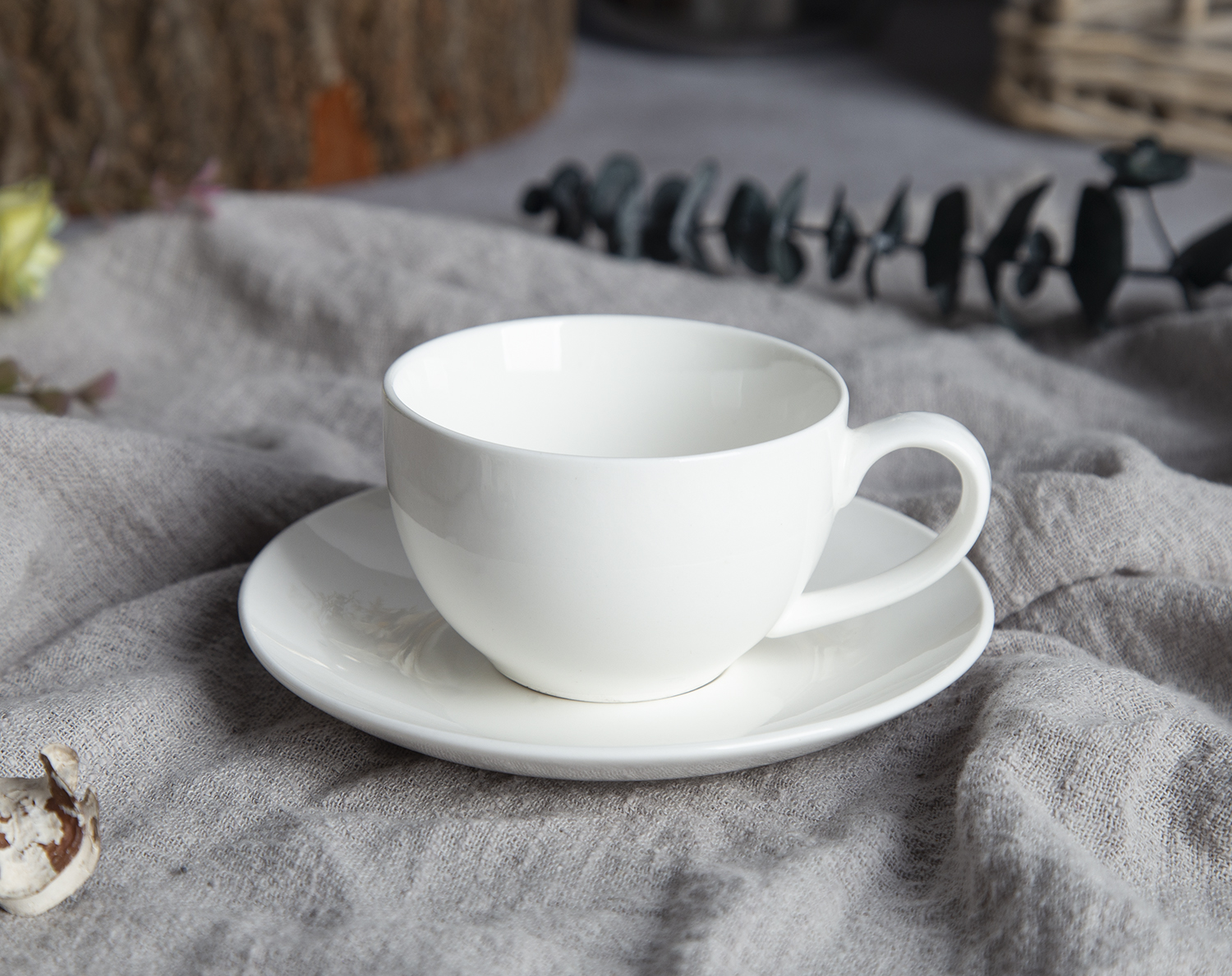 CHANGSHA HAPPY GO Classic White Bone China Footed Cup & Saucer |happygodinnerware.com