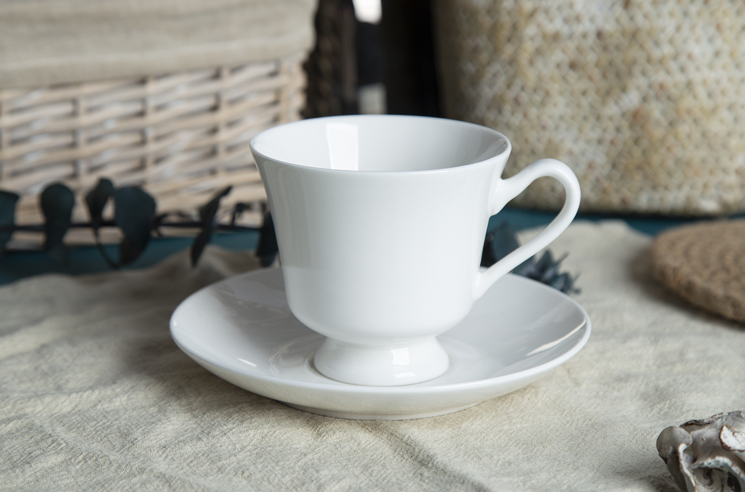 CHANGSHA HAPPY GO Footed White Bone China Tea Set – Teapot, Sugar Bowl & Creamer |happygodinnerware.com