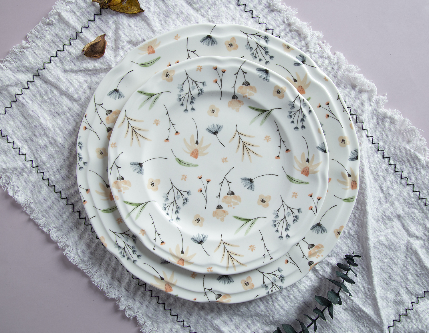CHANGSHA HAPPY GO Floral Decal Bone China Dinnerware Set – Delicate Bloom Series |happygodinnerware.com