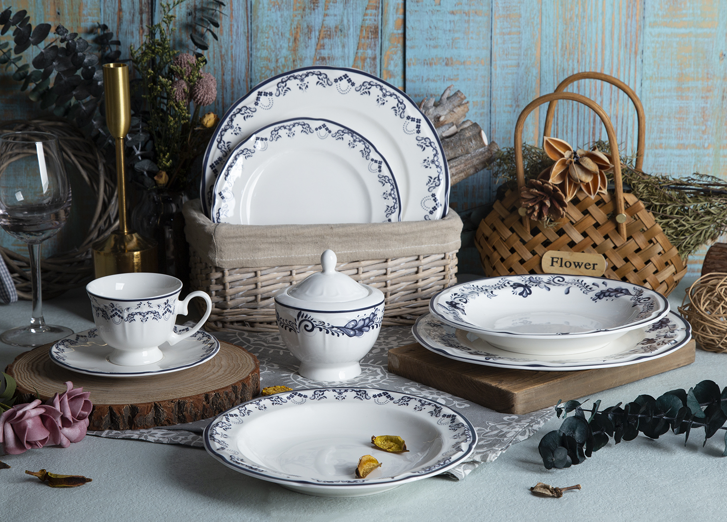 CHANGSHA HAPPY GO Vintage Blue Floral Decal Bone China Dinnerware Set – Elegant European Style Plates and Cups |happygodinnerware.com