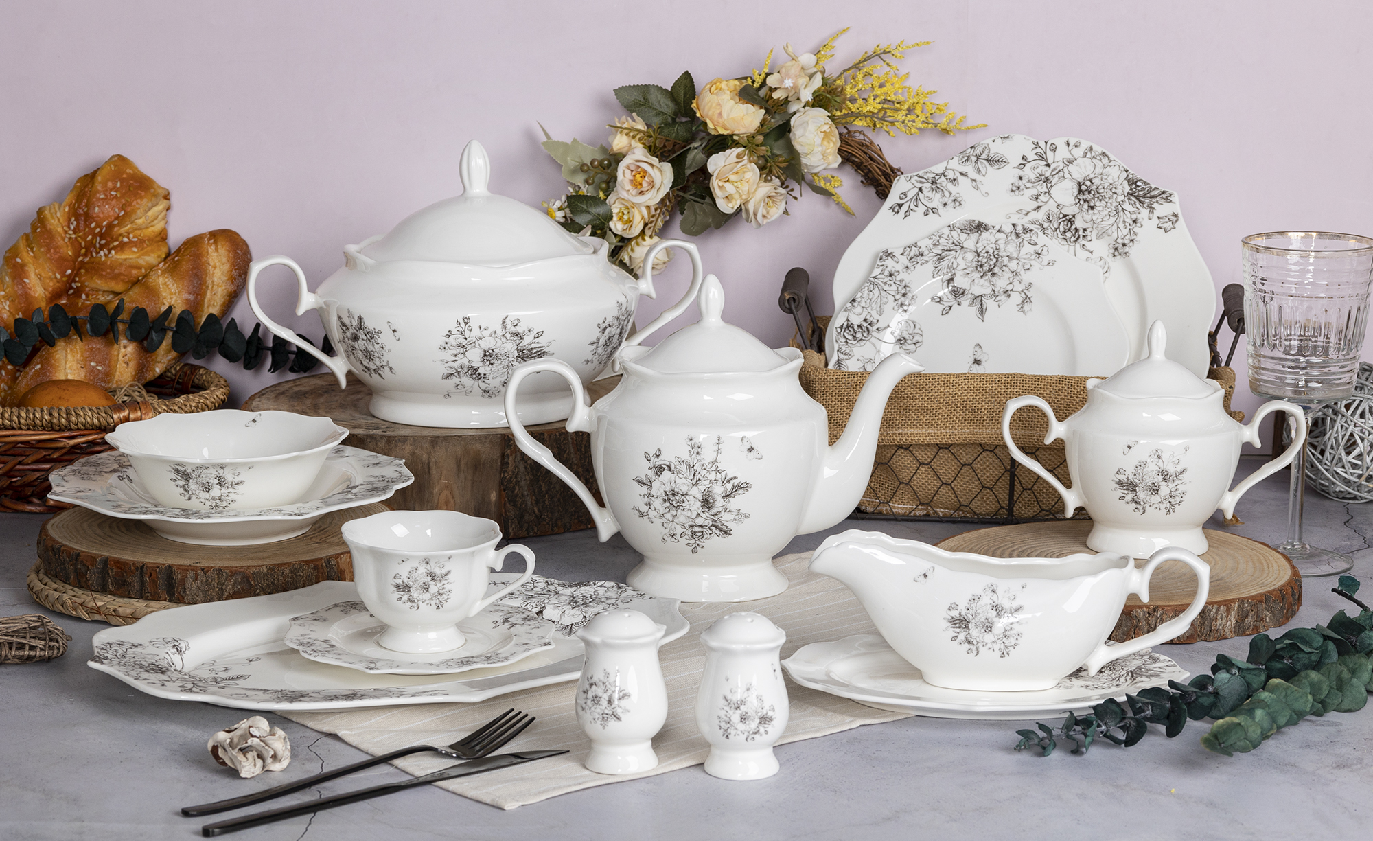 CHANGSHA HAPPY GO  Luxury Black Floral Decal Bone China Dinnerware Set – Full Set with Soup Tureen and Tea Pot |happygodinnerware.com