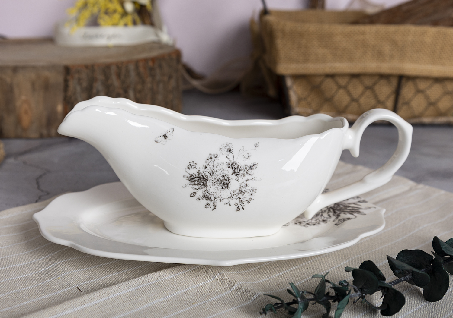 CHANGSHA HAPPY GO  Luxury Black Floral Decal Bone China Dinnerware Set – Full Set with Soup Tureen and Tea Pot |happygodinnerware.com