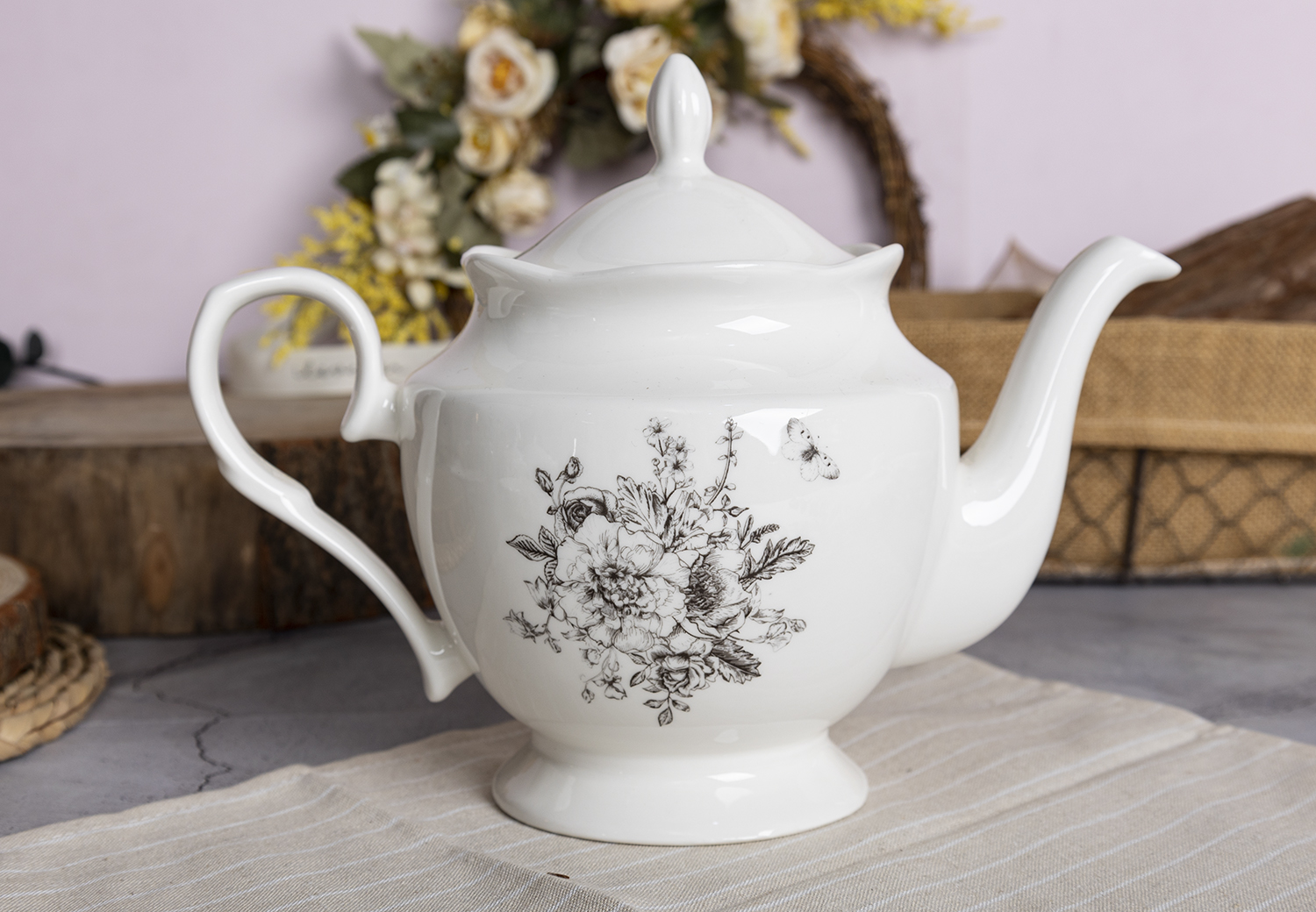 CHANGSHA HAPPY GO  Luxury Black Floral Decal Bone China Dinnerware Set – Full Set with Soup Tureen and Tea Pot |happygodinnerware.com