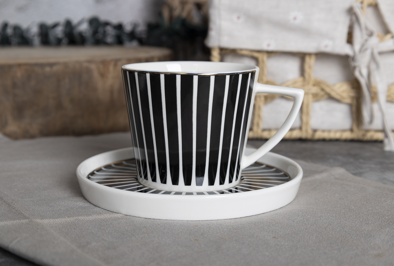 CHANGSHA HAPPY GO Contemporary Black Stripe Bone China Tea and Coffee Set – Minimalist Monochrome Design |happygodinnerware.com