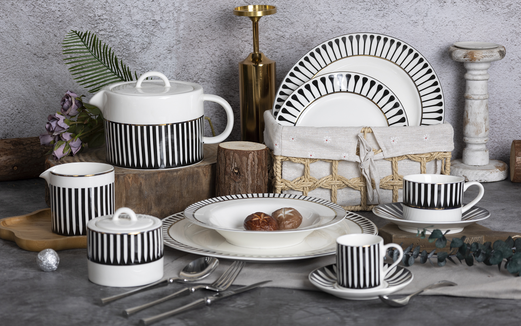 CHANGSHA HAPPY GO Modern Black and White Stripe Bone China Dinnerware Set – Bold Decal Design with Gold Trim |happygodinnerware.com