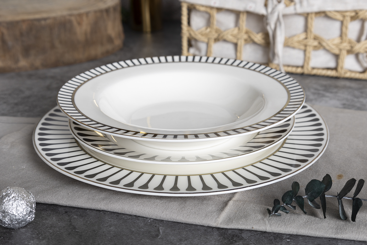 CHANGSHA HAPPY GO Modern Black and White Stripe Bone China Dinnerware Set – Bold Decal Design with Gold Trim |happygodinnerware.com