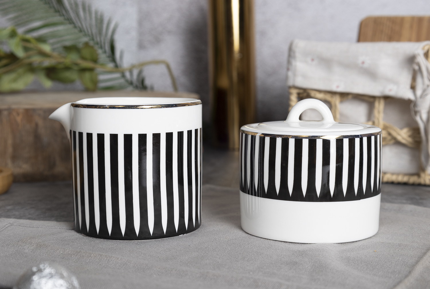 CHANGSHA HAPPY GO Modern Black and White Stripe Bone China Dinnerware Set – Bold Decal Design with Gold Trim |happygodinnerware.com