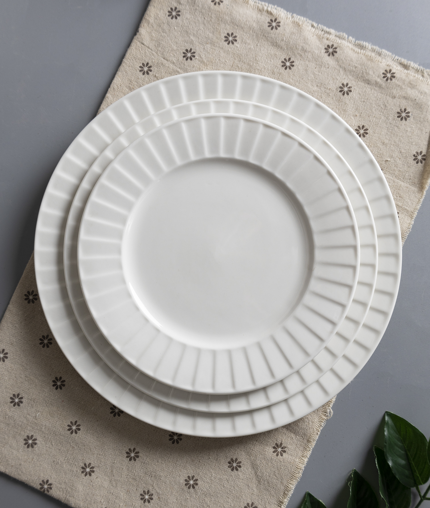 CHANGSHA HAPPY GO Contemporary White Embossed Dinnerware Set with Graceful Ribbed Texture – Plates, Mugs, Bowls  |happygodinnerware.com