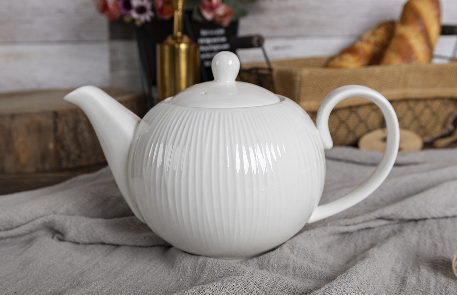CHANGSHA HAPPY GO Refined Linear Embossed Bone China Tableware Set – Modern White Porcelain Plates, Bowls & Cups  |happygodinnerware.com