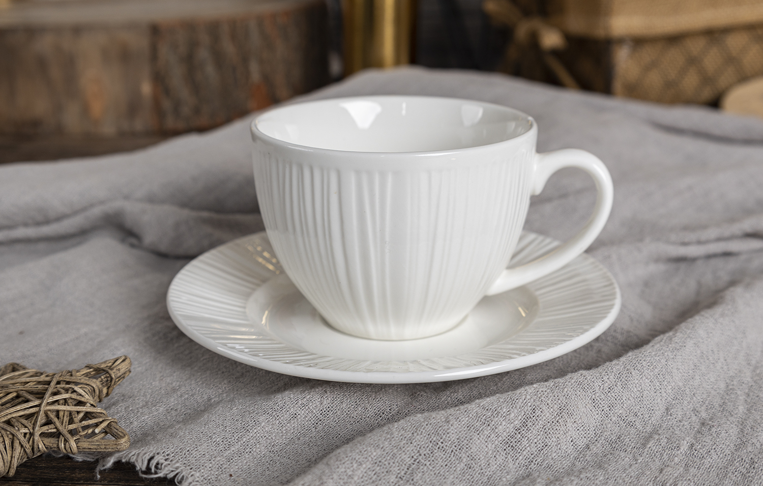 CHANGSHA HAPPY GO Refined Linear Embossed Bone China Tableware Set – Modern White Porcelain Plates, Bowls & Cups  |happygodinnerware.com
