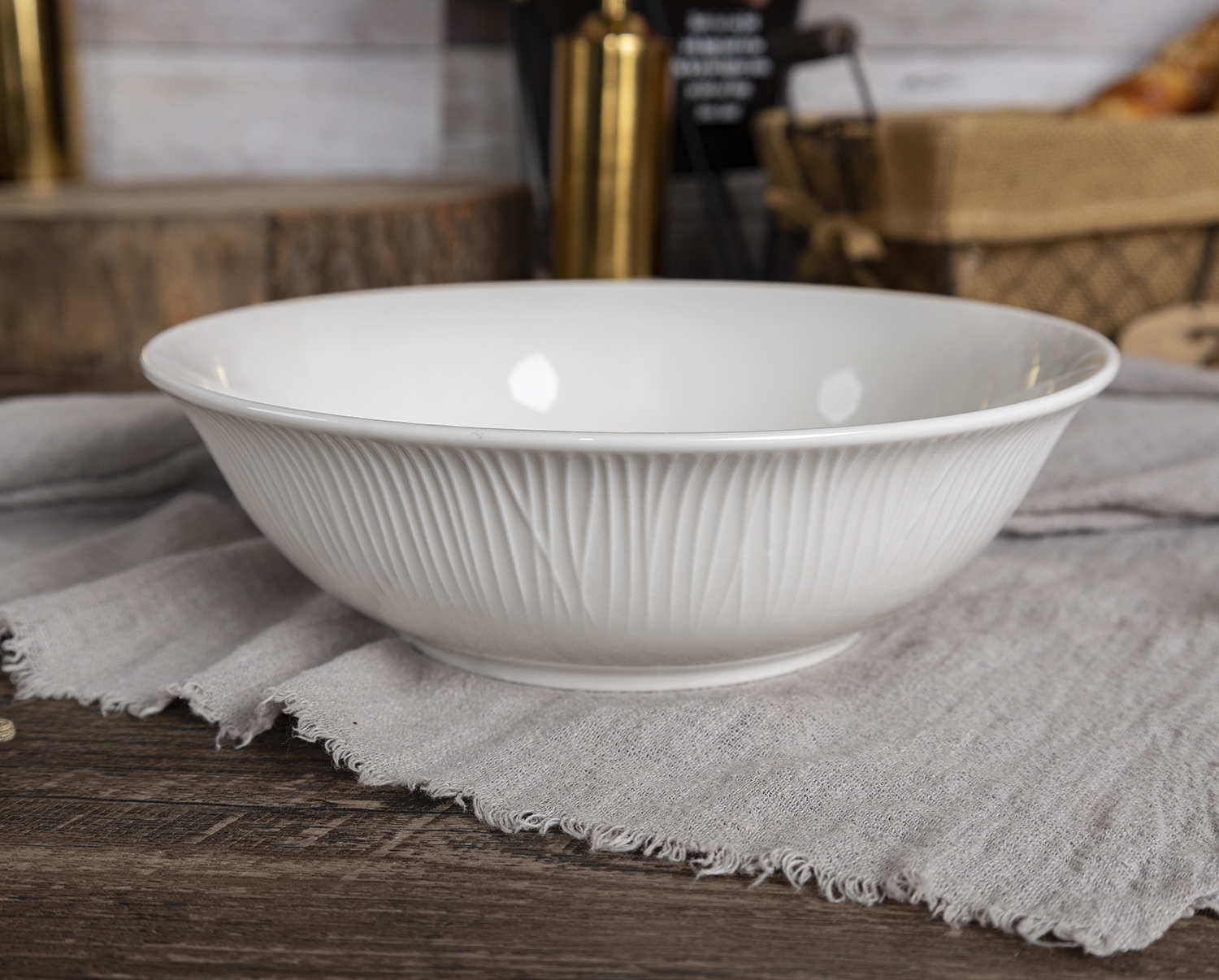 CHANGSHA HAPPY GO Refined Linear Embossed Bone China Tableware Set – Modern White Porcelain Plates, Bowls & Cups  |happygodinnerware.com