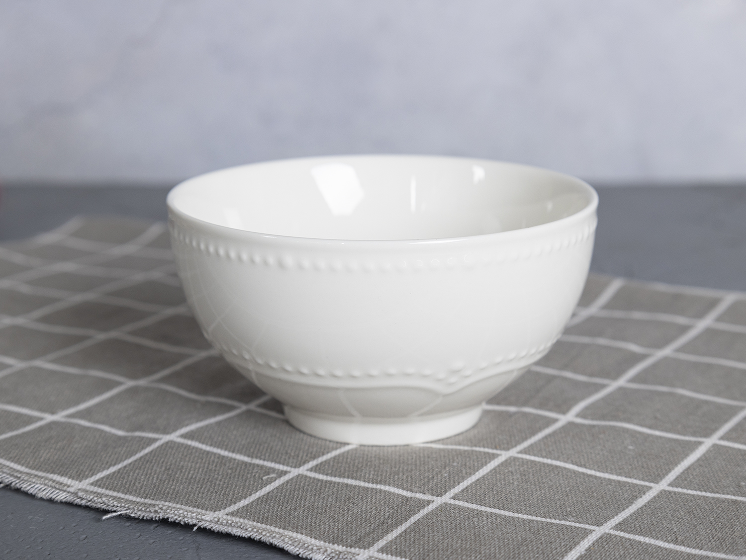 CHANGSHA HAPPY GO European Style Bone China Dinnerware Set with Gold Rim and Bead-Edge Embossing – 16 Piece Set |happygodinnerware.com