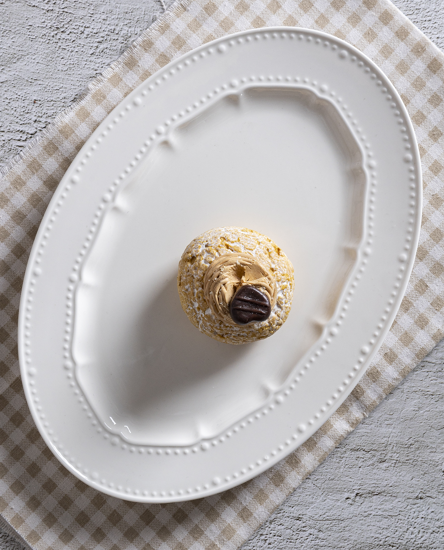 CHANGSHA HAPPY GO European Style Bone China Dinnerware Set with Gold Rim and Bead-Edge Embossing – 16 Piece Set |happygodinnerware.com