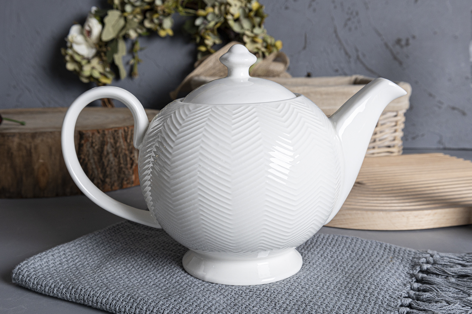 CHANGSHA HAPPY GO  Chevron Textured White Bone China Tableware Set – Tea and Dinner Collection with Contemporary Embossing |happygodinnerware.com