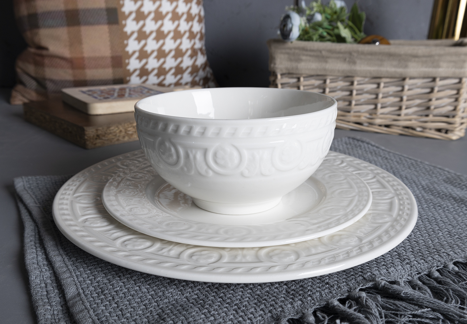 CHANGSHA HAPPY GO Elegant Embossed Bone China Dinnerware Set with Vintage Scroll Pattern – Teapot, Cups, Plates & Bowls  |happygodinnerware.com