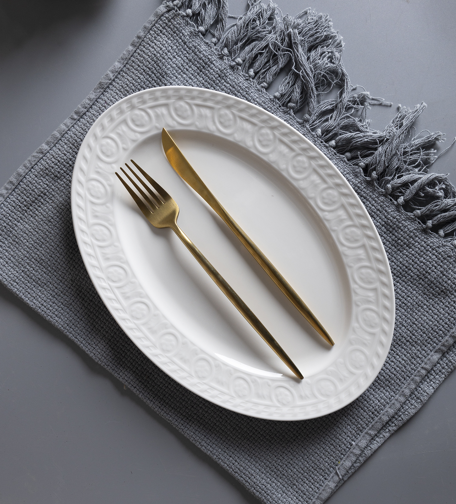 CHANGSHA HAPPY GO Elegant Embossed Bone China Dinnerware Set with Vintage Scroll Pattern – Teapot, Cups, Plates & Bowls  |happygodinnerware.com