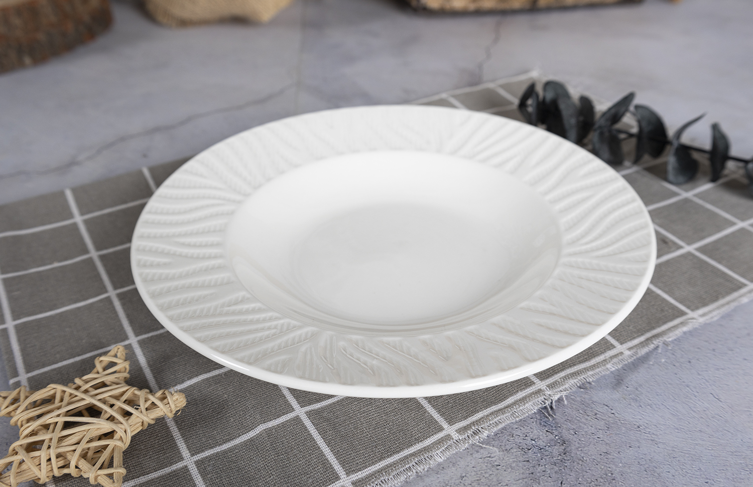 CHANGSHA HAPPY GO  Modern Curved Stripe Embossed Bone China Dinnerware Set – Stylish White Plates, Teapots, and Cups |happygodinnerware.com