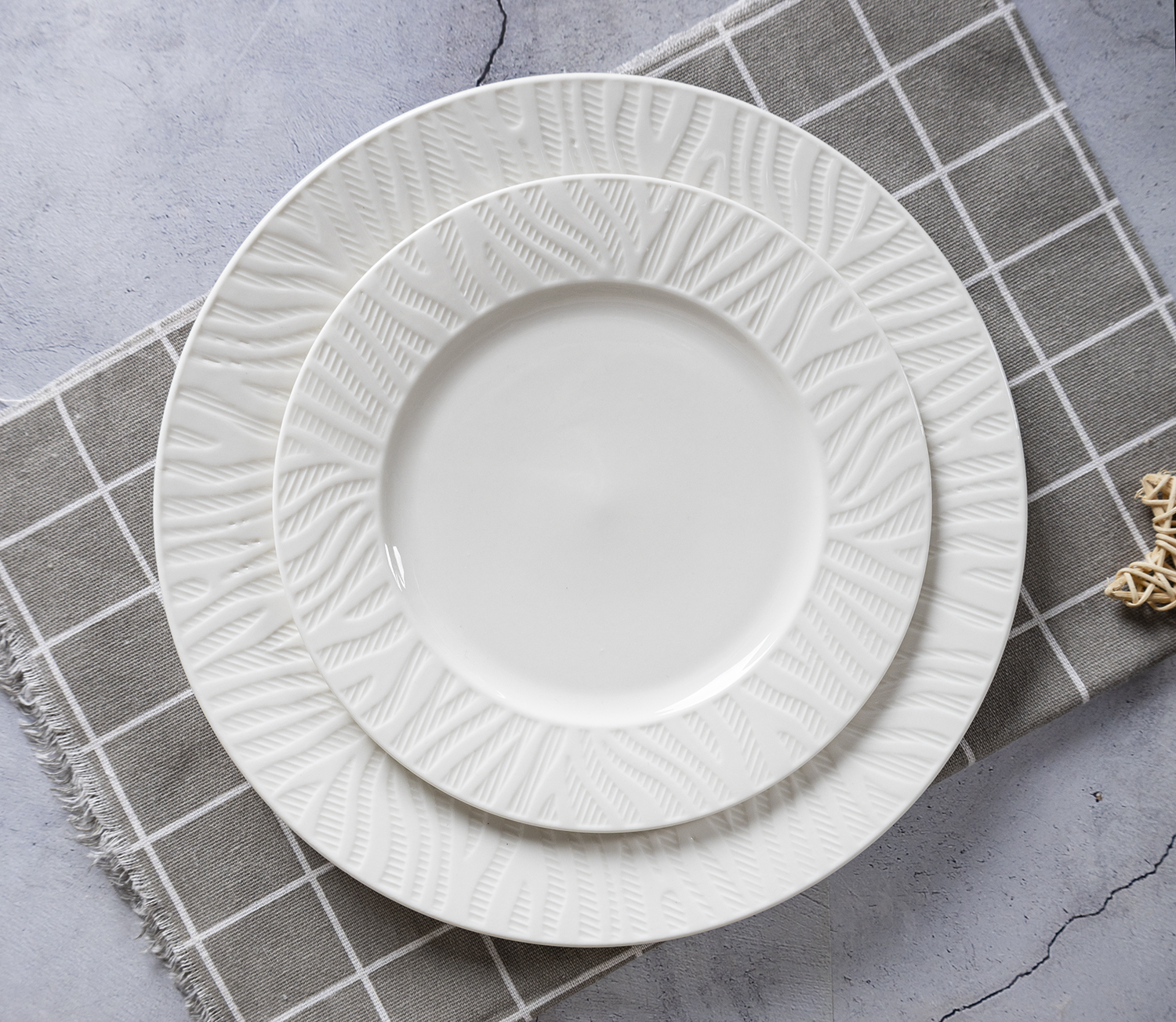 CHANGSHA HAPPY GO  Modern Curved Stripe Embossed Bone China Dinnerware Set – Stylish White Plates, Teapots, and Cups |happygodinnerware.com