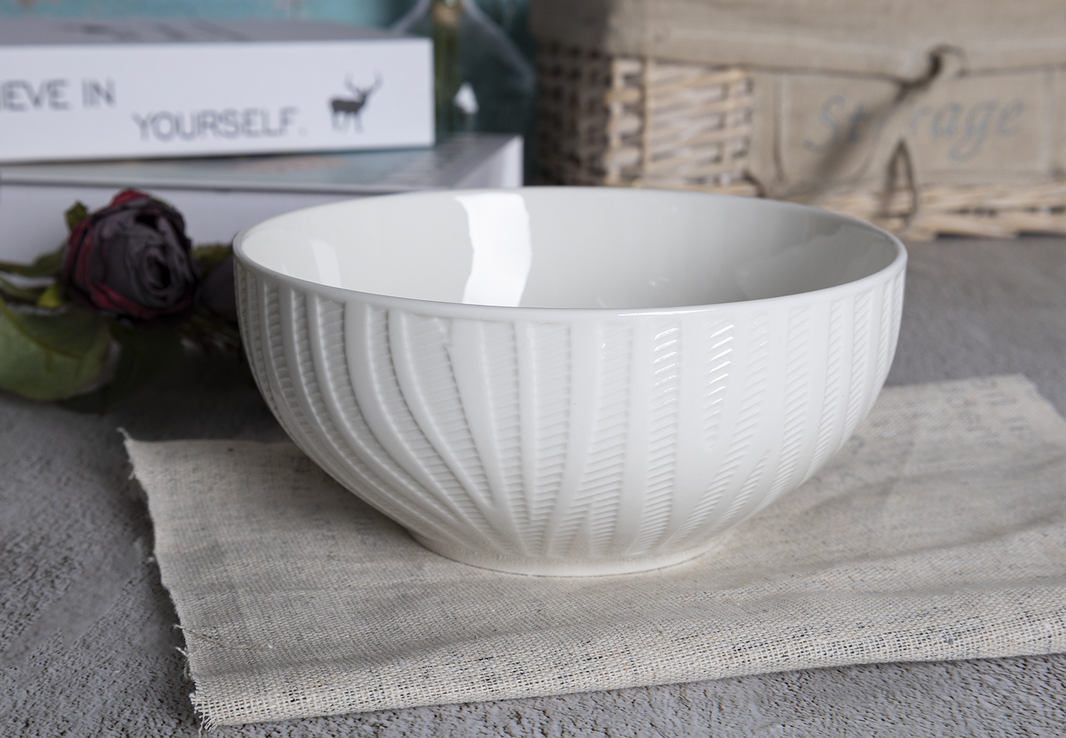 CHANGSHA HAPPY GO  Modern Curved Stripe Embossed Bone China Dinnerware Set – Stylish White Plates, Teapots, and Cups |happygodinnerware.com
