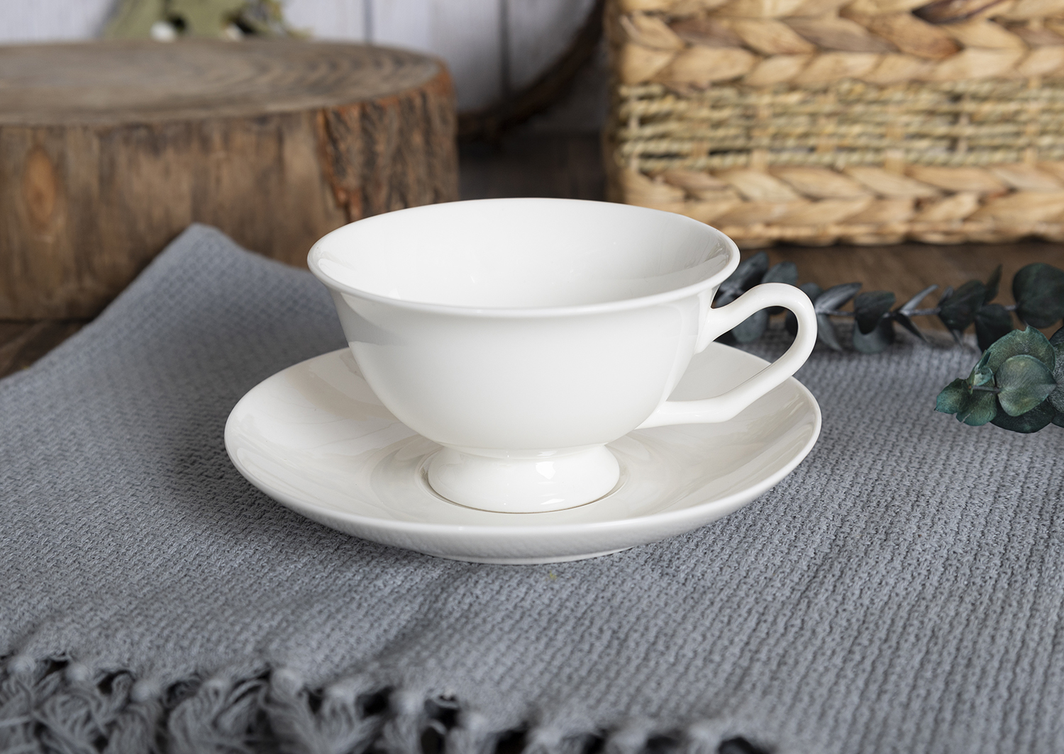 CHANGSHA HAPPY GO European-Style Fine Bone China Tea and Dinner Set – Elegant White Porcelain with Smooth Glaze for Afternoon Tea and Banquet Use |happygodinnerware.com